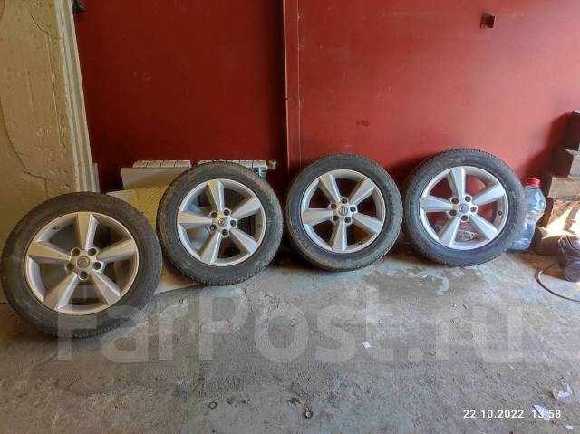 Зимняя резина на дисках Bridgestone 215/65 R17 - Колёса во Владивостоке