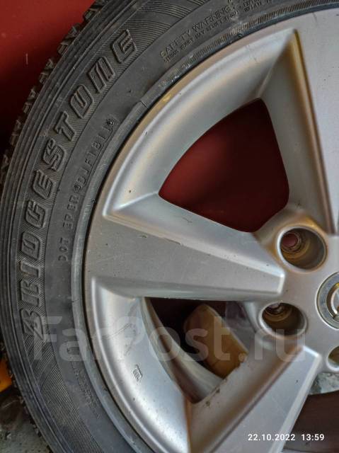 Зимняя резина на дисках Bridgestone 215/65 R17 - Колёса во Владивостоке