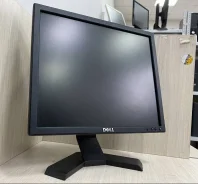 Dell. 17" ����