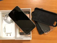 Apple iPhone SE 2020. �/�, �����, 4G LTE, NFC ����