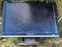 Samsung. 19" ����