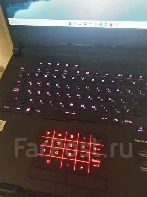Asus ROG Strix Scar. 15.6", 2,3����, ��� 32 ��, ���� 1 000���, WiFi: 1, Bluetooth: 1, ����������� �� 9��. ����