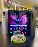 Samsung Galaxy Fold. �/� ����