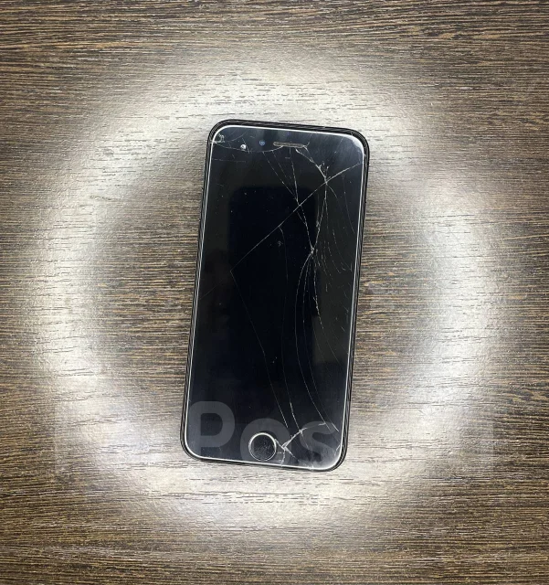Apple iPhone 7. �/�, ������, 3G, 4G LTE, NFC ����