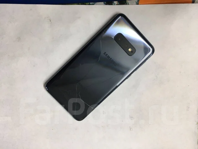 Samsung Galaxy S10e. �/�, 128 ��, �����, 4G LTE, NFC ����