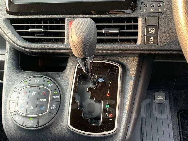 Toyota Voxy. ��������, 4wd, 2.0 (152��.�.), ������, 36 000����. ��, �/�. ��� ����� �� ������������ ����