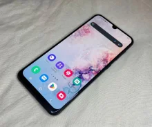 Samsung Galaxy A30. �/�, 3G, 4G LTE, Dual-SIM, NFC ����