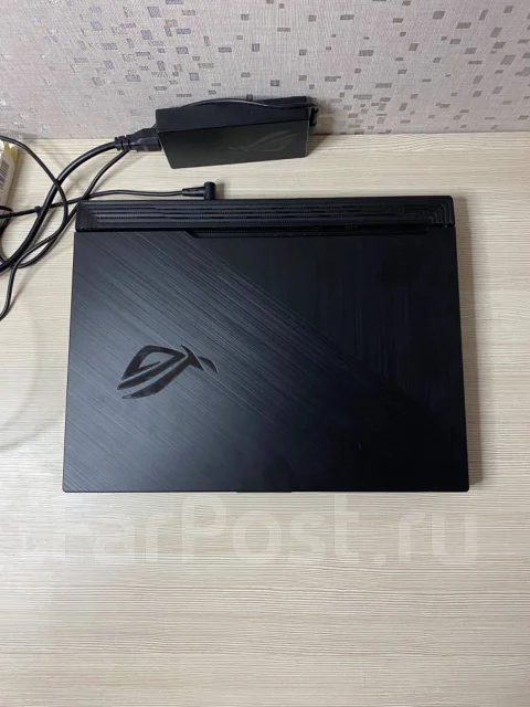 Asus ROG Strix. ���� 512���, WiFi: 1, Bluetooth: 1 ����