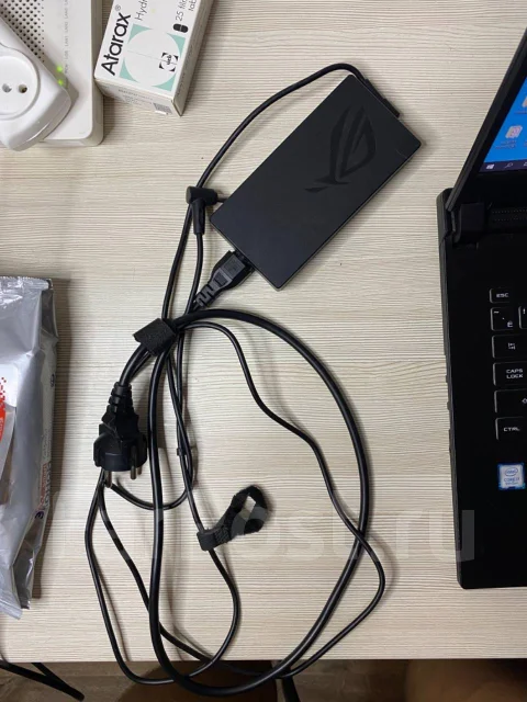 Asus ROG Strix. ���� 512���, WiFi: 1, Bluetooth: 1 ����