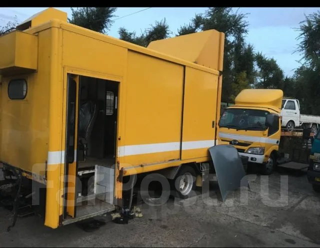 Hino Dutro ����