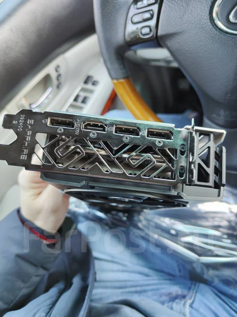 Radeon RX 6700 XT ����
