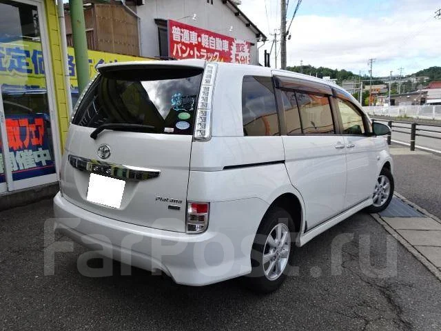 Toyota Isis. ��������, 4wd, 1.8 (130��.�.), ������, 74 000����. ��, �/�. ��� ����� �� ������������ ����