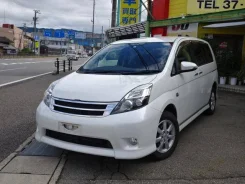 Toyota Isis. ��������, 4wd, 1.8 (130��.�.), ������, 74 000����. ��, �/�. ��� ����� �� ������������ ����