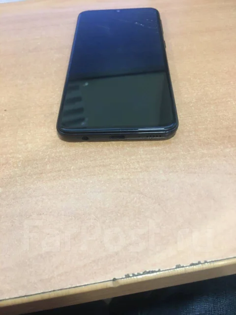 Samsung Galaxy A40. �/�, ������, 4G LTE ����