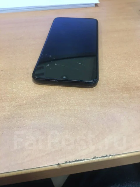 Samsung Galaxy A40. �/�, ������, 4G LTE ����
