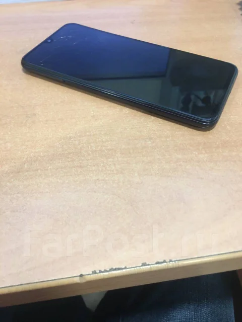 Samsung Galaxy A40. �/�, ������, 4G LTE ����