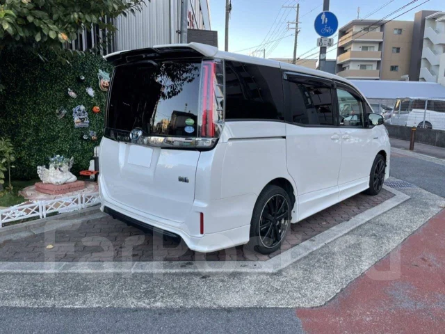 Toyota Noah. ��������, ��������, 1.8 (99��.�.), ������, 12 417����. ��, �/�. ��� ����� �� ������������ ����