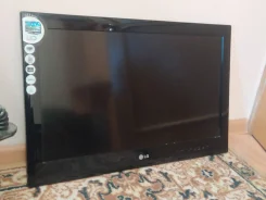 LG 32LE3300. LED ����