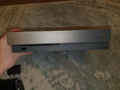 Microsoft Xbox One X ����