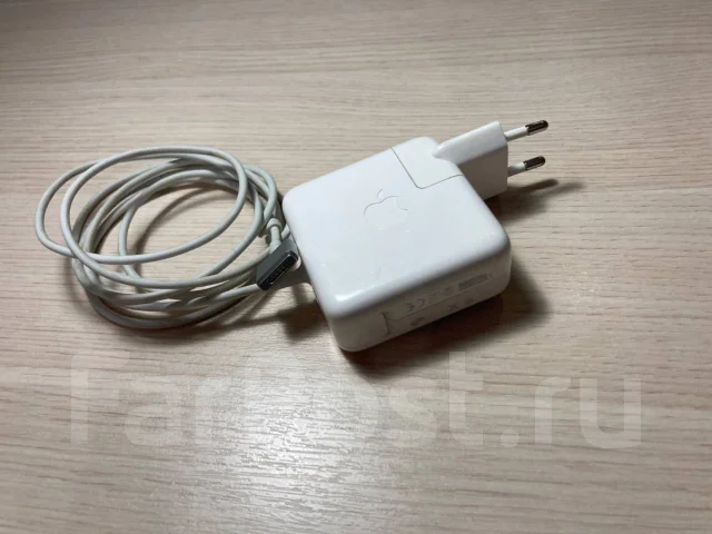 Apple MacBook Air 13 2015 Early. 13.3", 1,6����, ��� 4 ��, ���� 128���, WiFi: 1, Bluetooth: 1 ����