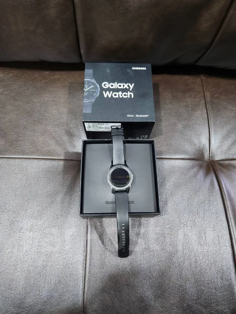 Samsung Galaxy Watch. GPS ����