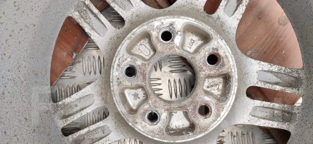 Honda. 8.0x15", 5x114.3, ET50 ����