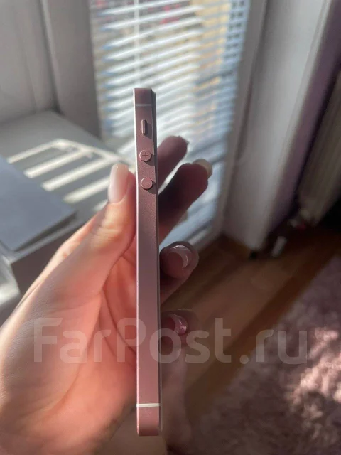 Apple iPhone SE. �/�, �������, �������, 4G LTE ����