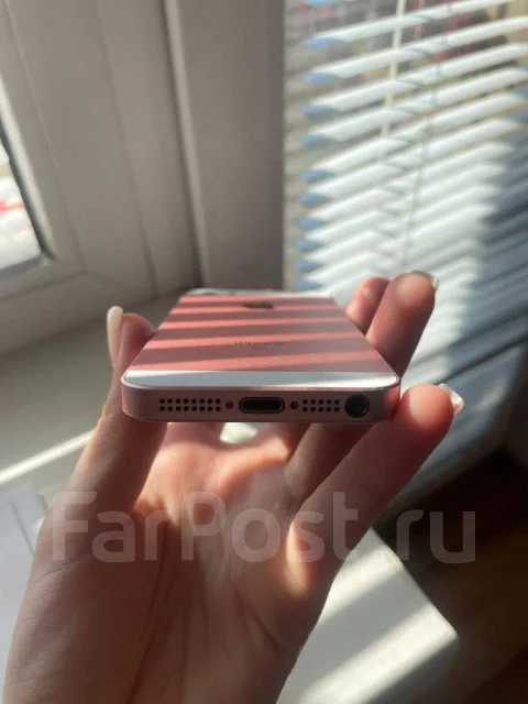 Apple iPhone SE. �/�, �������, �������, 4G LTE ����