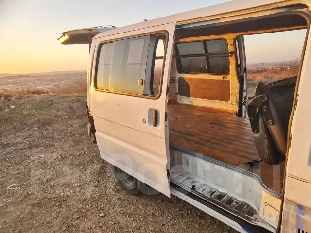 Mazda Bongo. �������, ������, 1.8 (90��.�.), ������, 332 000����. �� ����