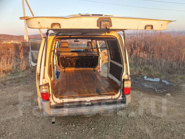 Mazda Bongo. �������, ������, 1.8 (90��.�.), ������, 332 000����. �� ����