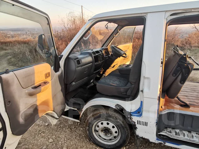 Mazda Bongo. �������, ������, 1.8 (90��.�.), ������, 332 000����. �� ����