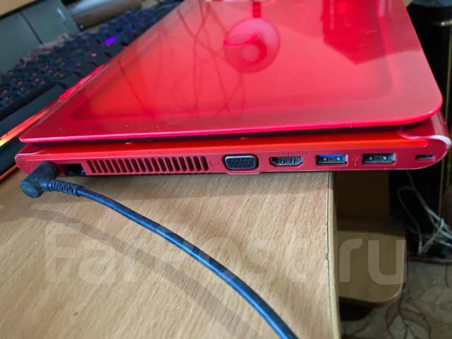 Sony VAIO PCG. 14", 2,2����, ��� 4 ��, ���� 500���, WiFi: 1, Bluetooth: 1, ����������� �� 6��. ����