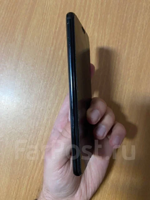 Honor 10. �/�, ������, 3G, 4G LTE, Dual-SIM, NFC ����