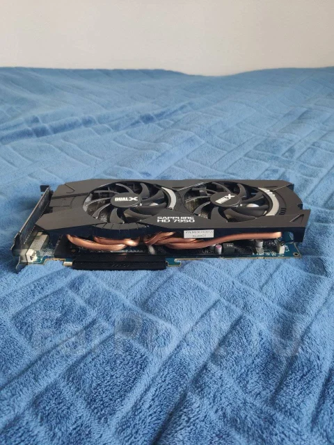 Radeon HD 7950 ����