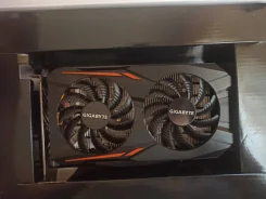 GeForce GTX 1050 ����