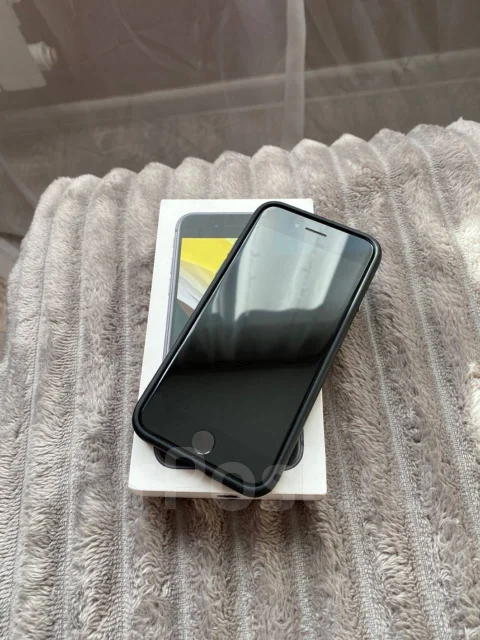 Apple iPhone SE 2020. �/�, ������, 3G, 4G LTE, NFC ����