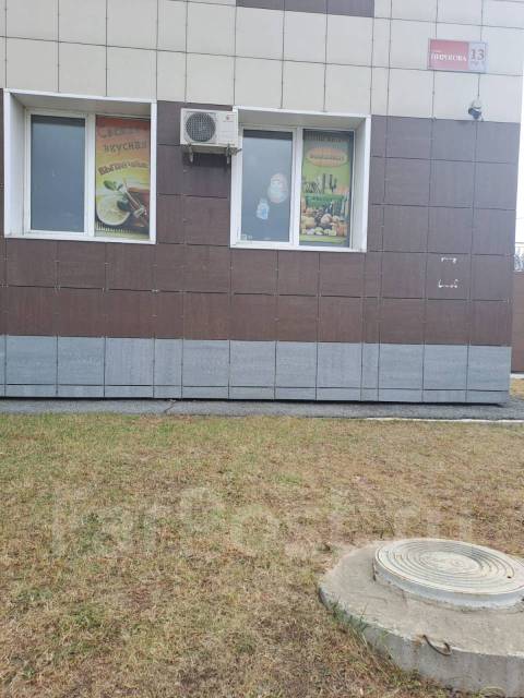 Помещение с отдельным входом и сан узлом под магазин, парикмахерскую ...