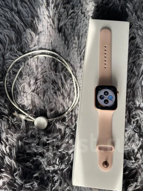 Apple Watch Series 4. GPS ����
