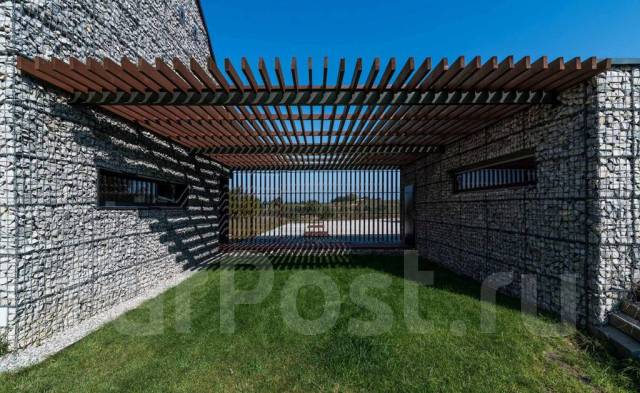 Монтаж и установка фасада из габионов во Владивостоке