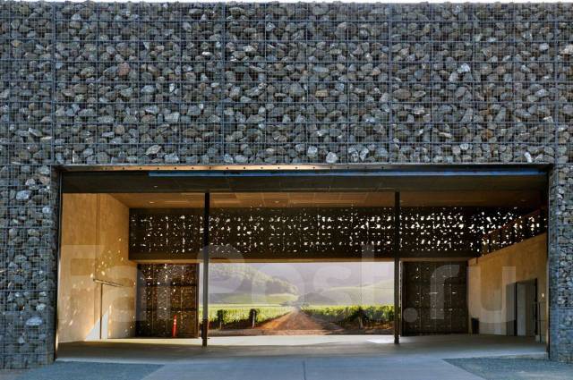 Монтаж и установка фасада из габионов во Владивостоке