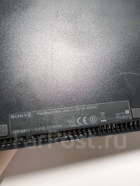Sony PlayStation 3 Super Slim ����