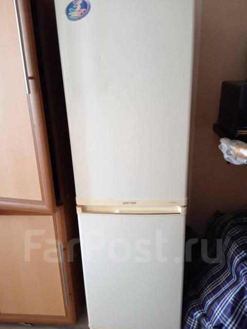Срочно недорого продам холодильник, б/у, в наличии. Цена: 3 000₽ в ...