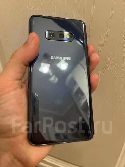Samsung Galaxy S10e. �/�, 3G, 4G LTE, NFC ����