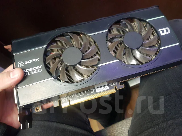 Radeon HD 6950 ����