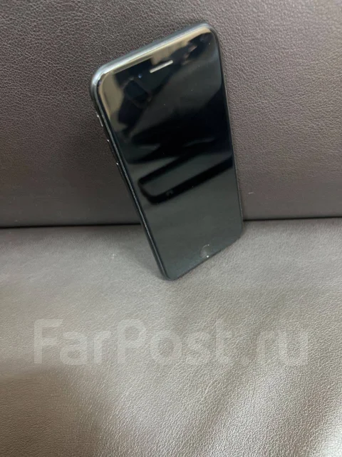 Apple iPhone SE 2020. �/�, ������ ����