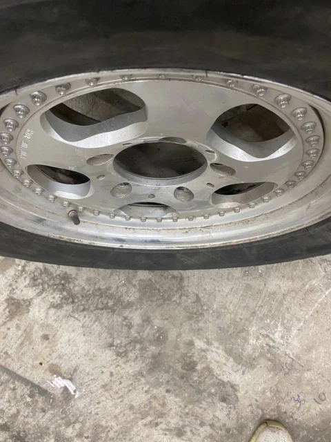 Red Wheel. x16", 5x150 ����