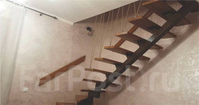 Обшивка каркаса металлической лестницы деревом. изготовление установка ...