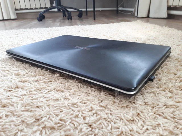 Asus. 17.3", 2,4����, ��� 16 ��, ���� 750���, WiFi: 1, Bluetooth: 1 ����
