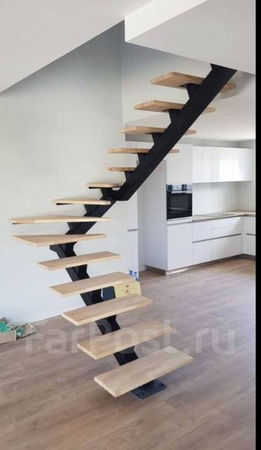 Обшивка каркаса металлической лестницы деревом. изготовление установка ...