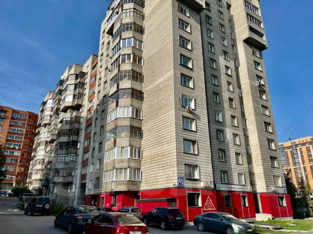 Продам или поменяю на автомобиль. 2- х комнатная квартира. Центр ...